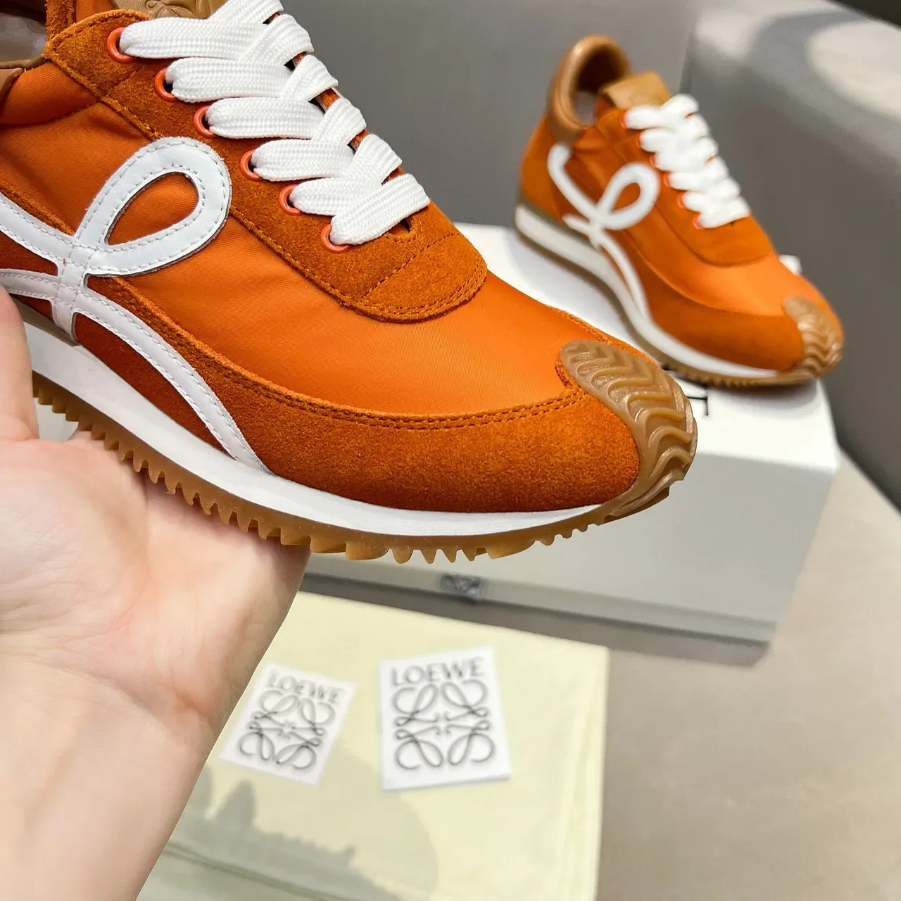 Loewe Flow Runner Chaussures lifestyle daim et nylon orange 4
