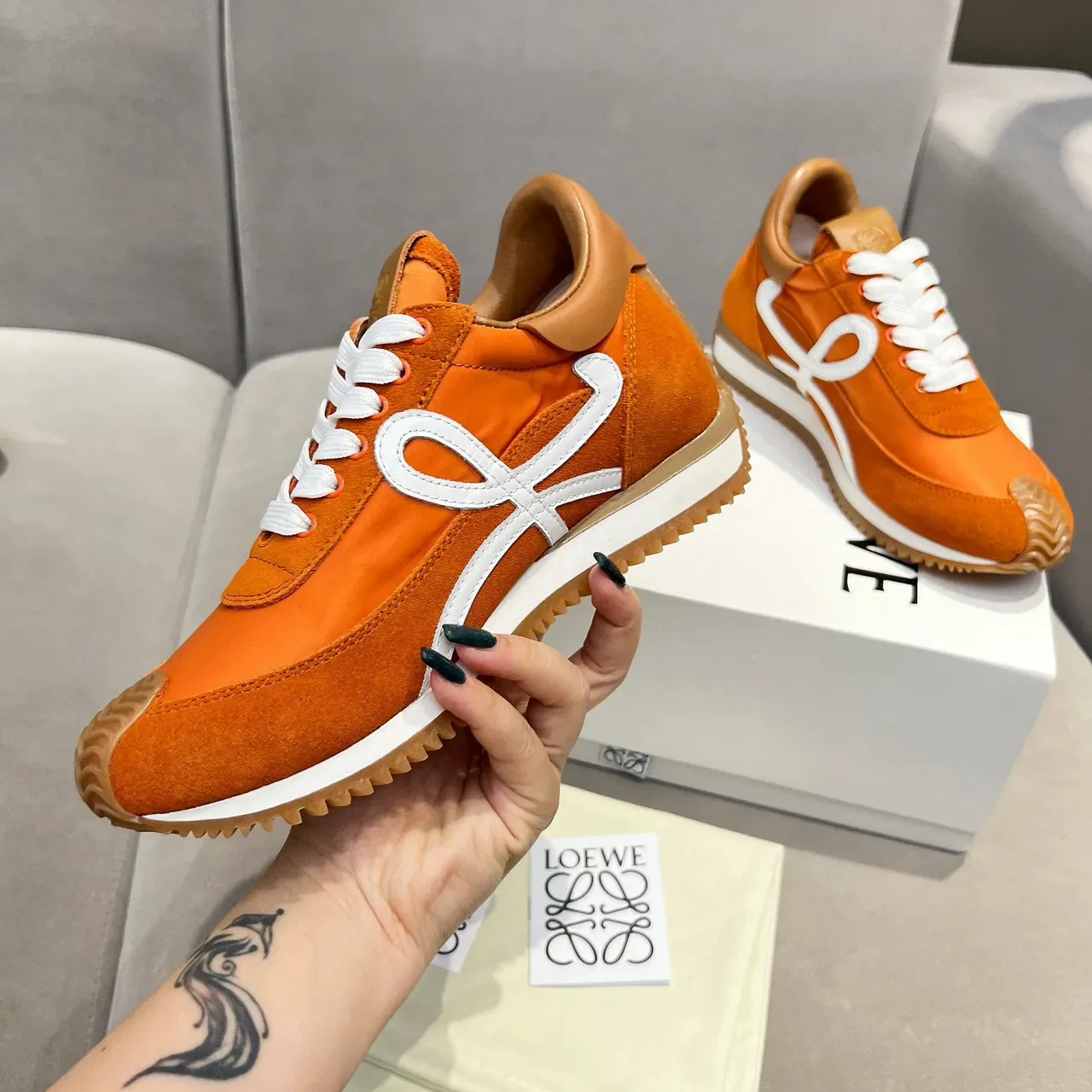 Loewe Flow Runner Chaussures lifestyle daim et nylon orange 5
