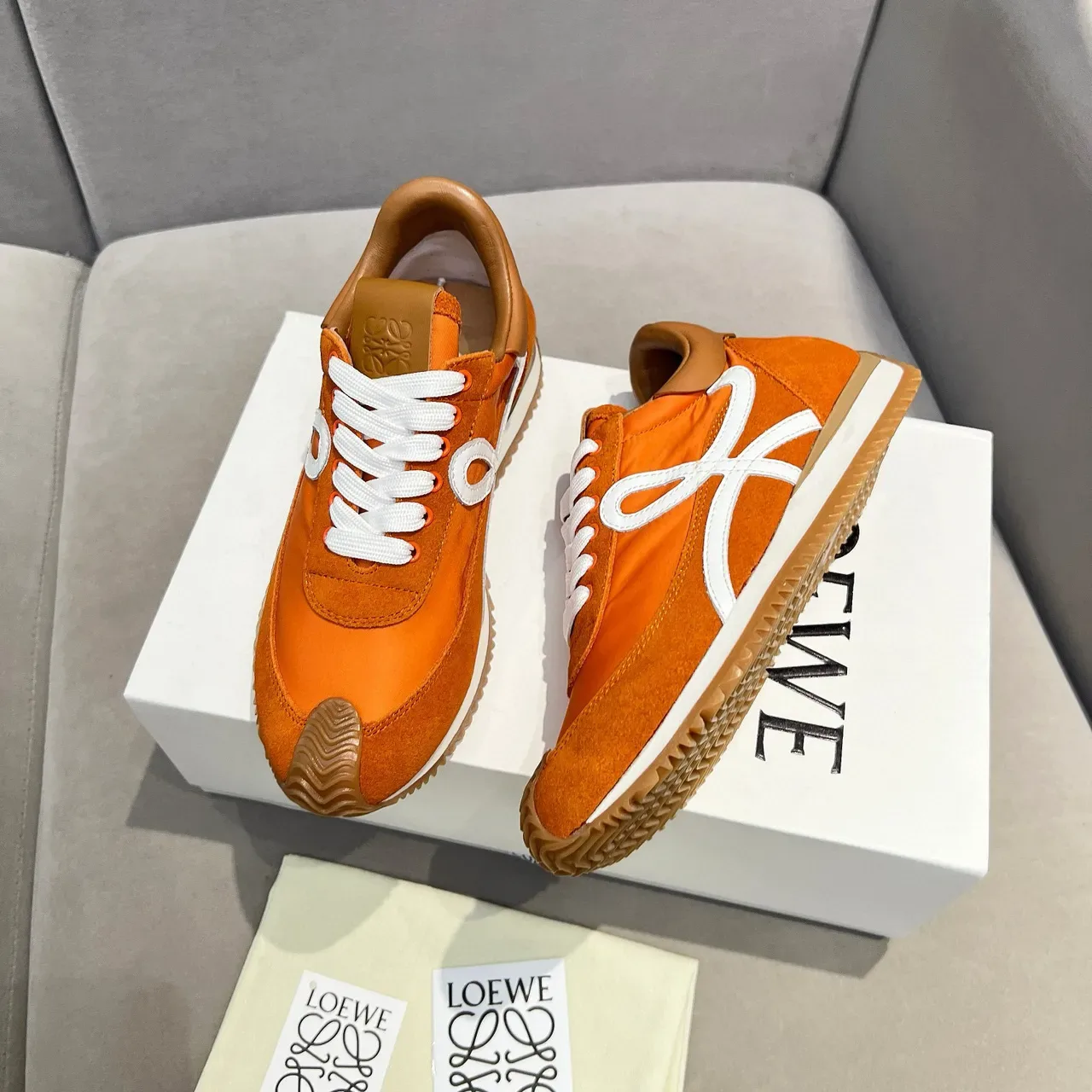 Loewe Flow Runner Chaussures lifestyle daim et nylon orange 6