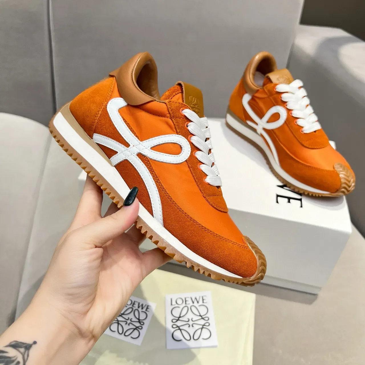 Loewe Flow Runner Chaussures lifestyle daim et nylon orange 7