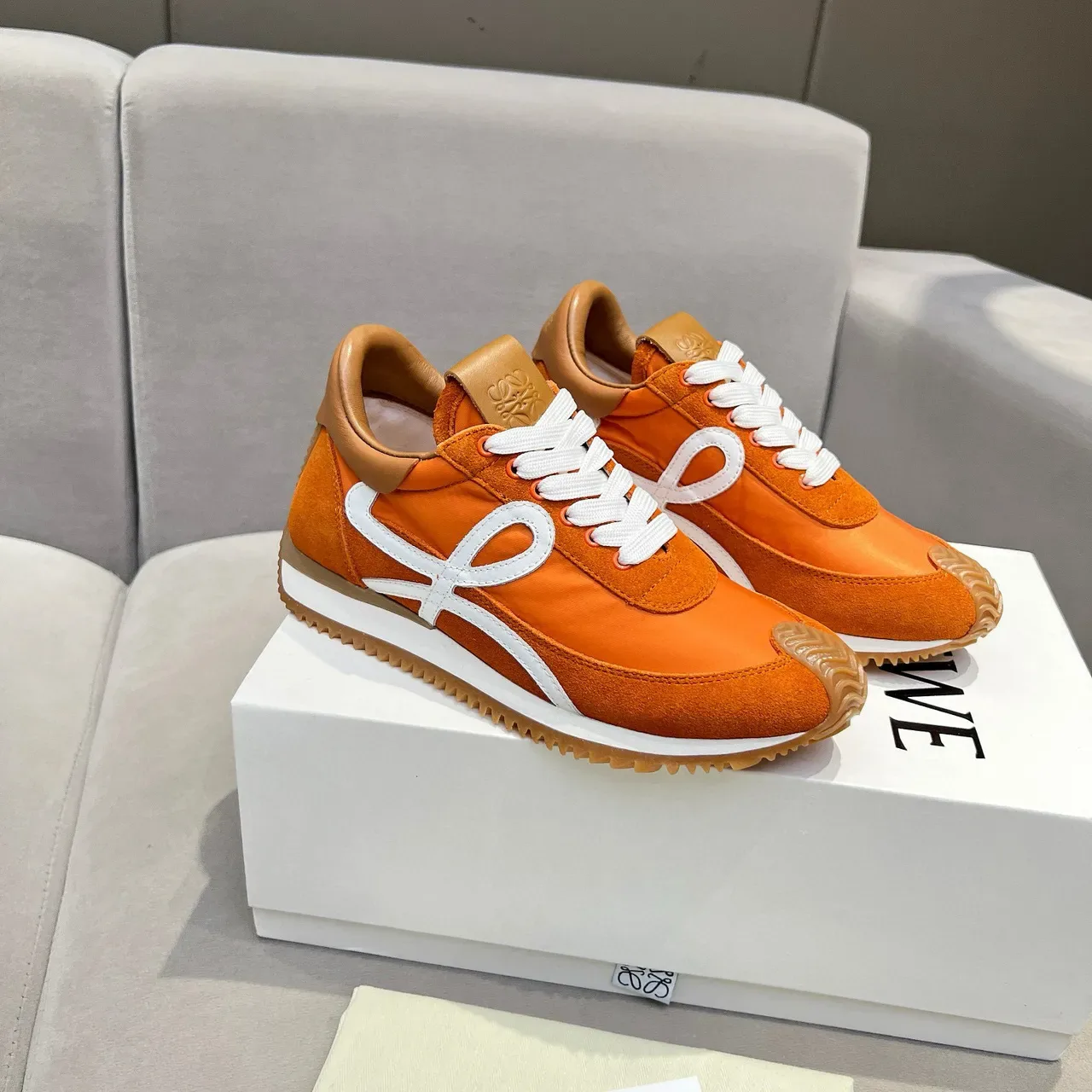 Loewe Flow Runner Chaussures lifestyle daim et nylon orange 8