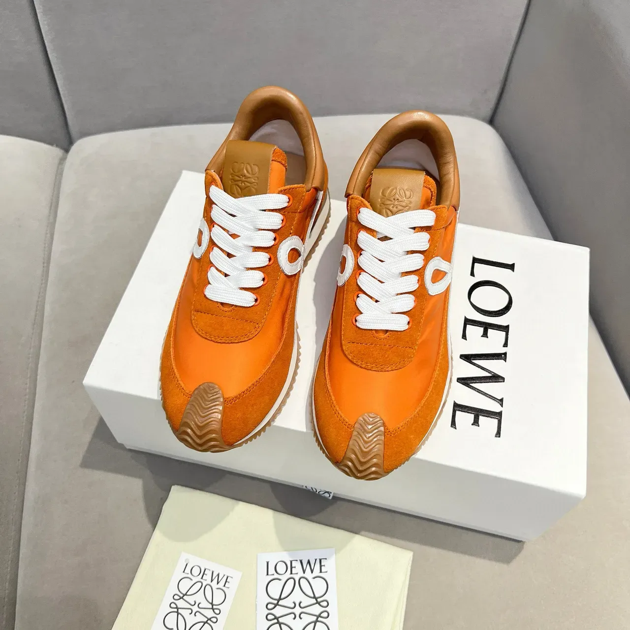 Loewe Flow Runner Chaussures lifestyle daim et nylon orange 9
