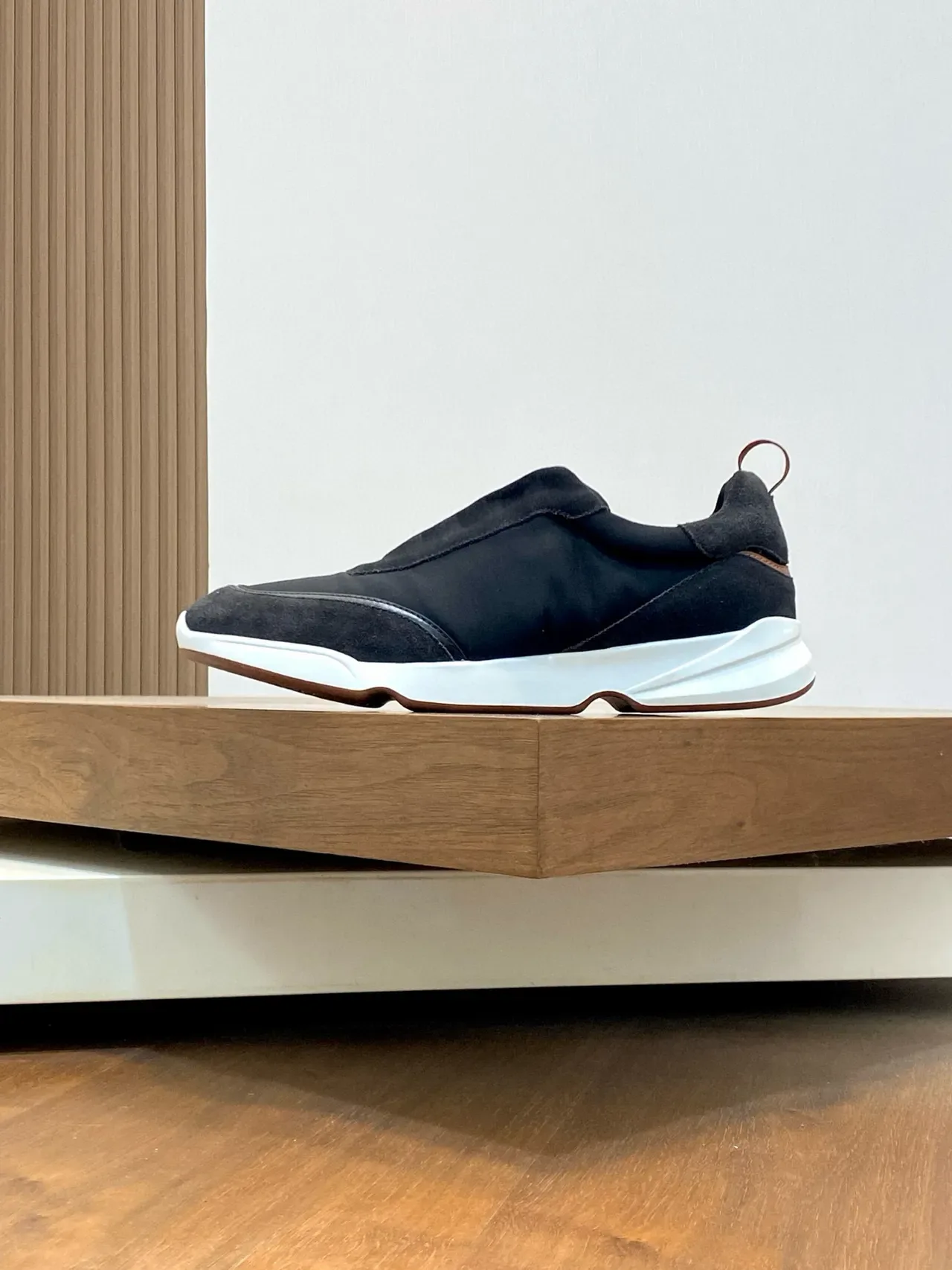 Loro Piana Tênis Lifestyle Slip-On Preto e Branco 3