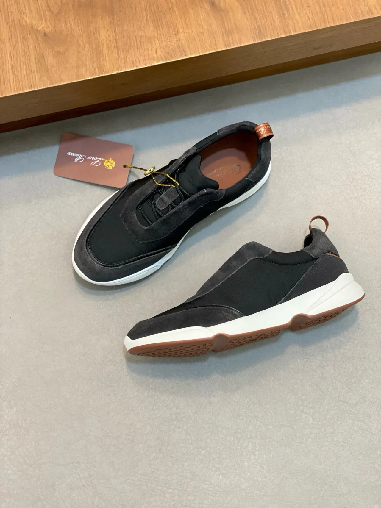 Loro Piana Tênis Lifestyle Slip-On Preto e Branco 5