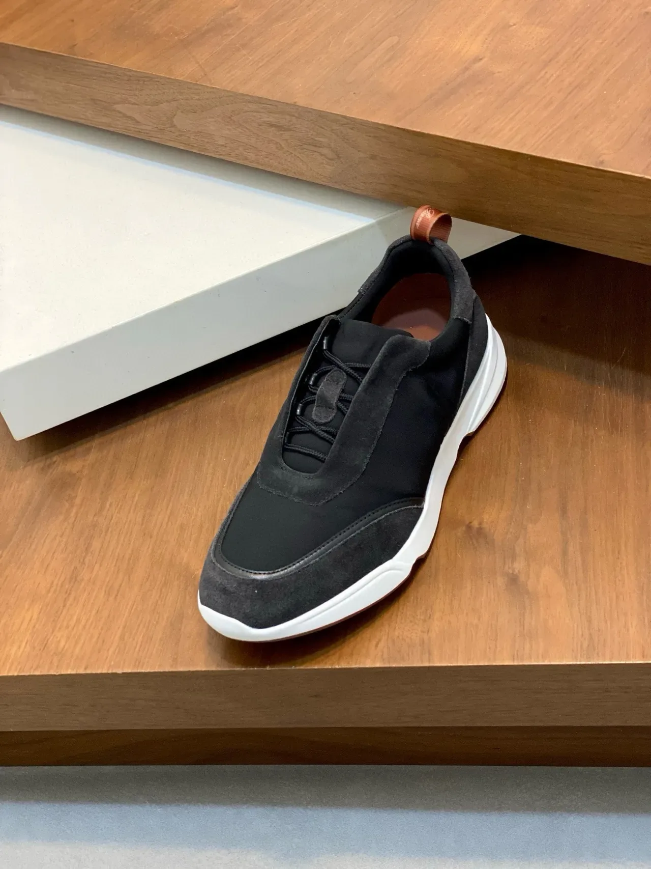 Loro Piana Tênis Lifestyle Slip-On Preto e Branco 6