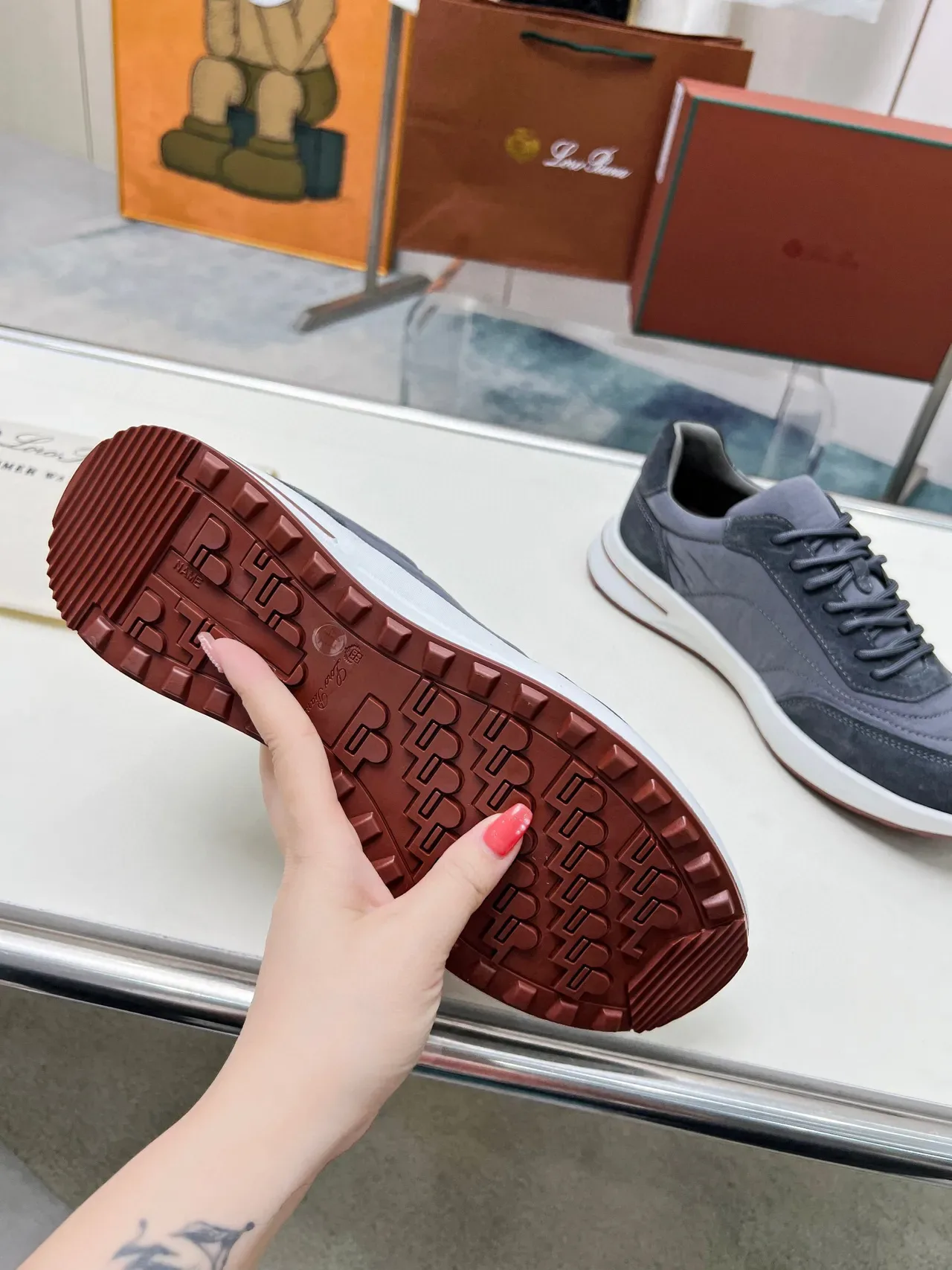 Loro Piana حذاء رياضي أسلوب حياة رمادي من السويد والنسيج 8
