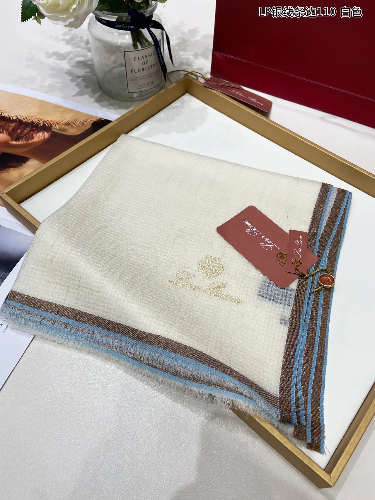 Loro Piana Blanc Bleu Tissu Léger Bordé Logo Écharpe en Cachemire 4