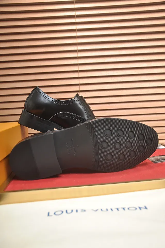 Louis Vuitton Brogue à ailes complètes en cuir noir et beige poli 3