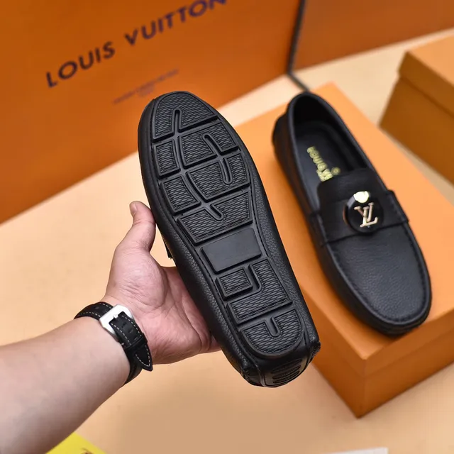 Louis Vuitton কালো সোনালি কুরকুরে চামড়া LV মনোগ্রাম বাকল লুফার 2