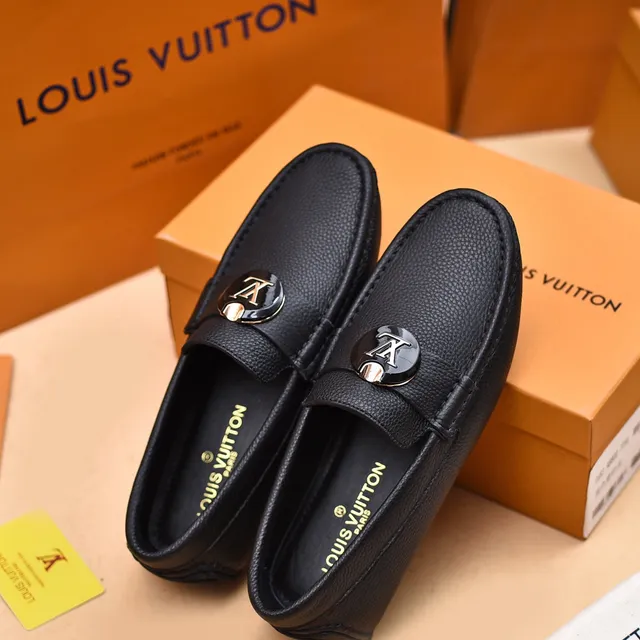 Louis Vuitton কালো সোনালি কুরকুরে চামড়া LV মনোগ্রাম বাকল লুফার 4