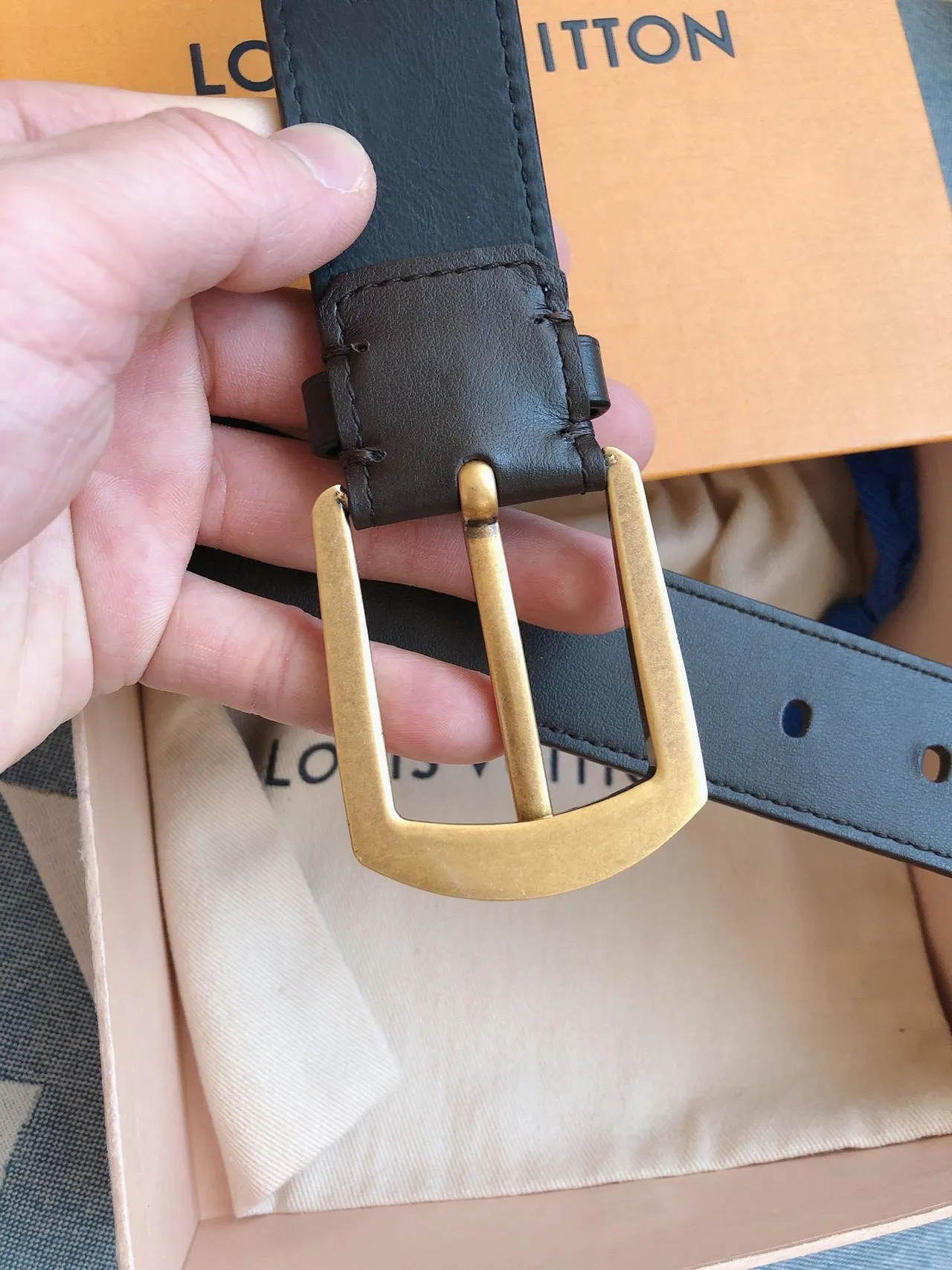 Louis Vuitton Black Gold Smooth Antique Brass Buckle Leather Belt 4