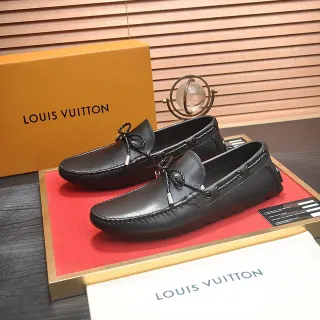 Louis Vuitton Chaussure Mocassin Noir en Cuir avec Lacets Décoratifs Noués