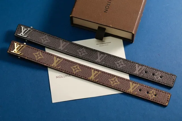 Louis Vuitton حزام جلد أسود فضي ناعم الملمس حبيبي متشابك LV مونوغرام إبزيم 6