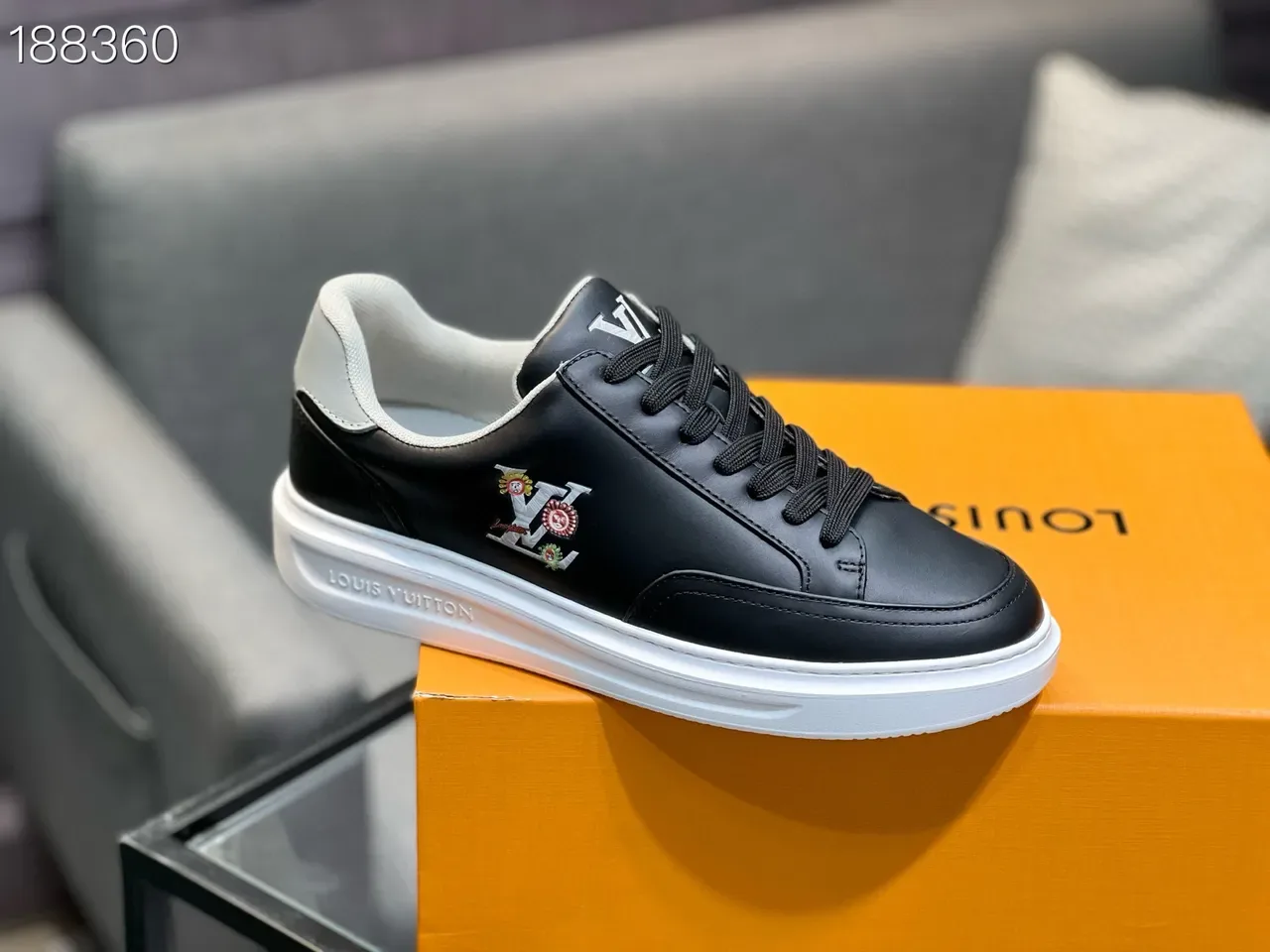 Louis Vuitton Black White Low-Top Leather Upper Lifestyle Sneakers 4