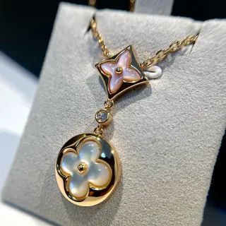Louis Vuitton 花卉绽放 珍珠母 吊坠 项链