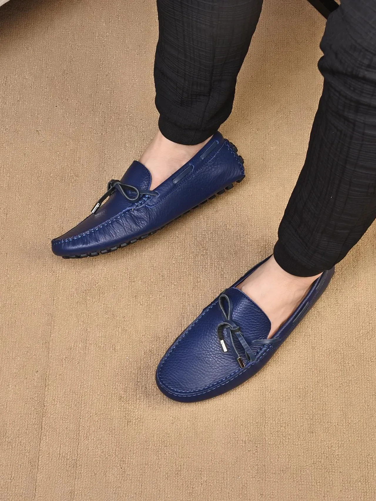 Louis Vuitton Blue Beige Pebbled Leather Knotted Bow Detail Loafer 3