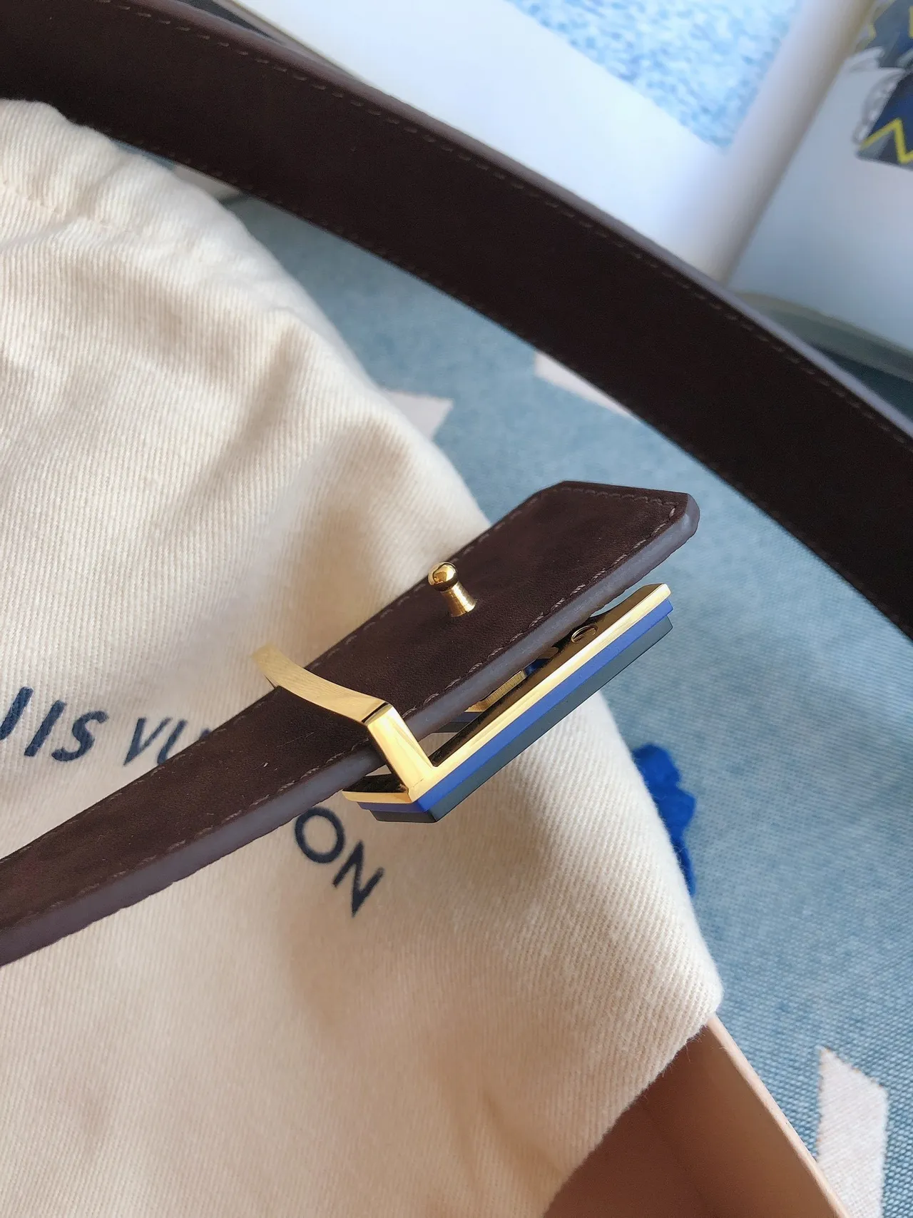 Louis Vuitton Blue Gold Pebbled Oversized Monogram Buckle Leather Belt 7