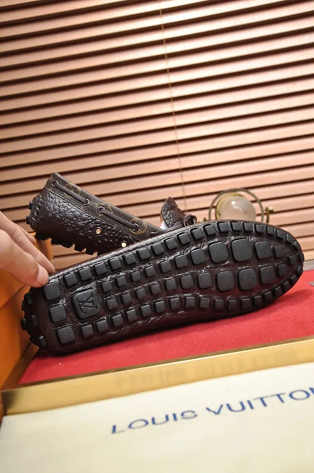Louis Vuitton Brown Beige Crocodile-Embossed Leather Moccasin-Stitched Vamp Loafer 3