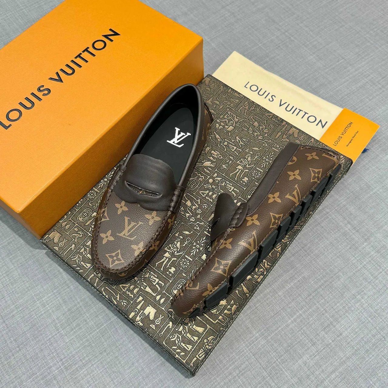 Louis Vuitton Marrom Bege Monograma Lona Tira Penny Loafer 2