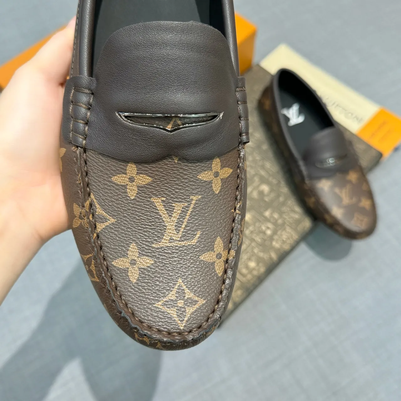 Louis Vuitton Marrom Bege Monograma Lona Tira Penny Loafer 4
