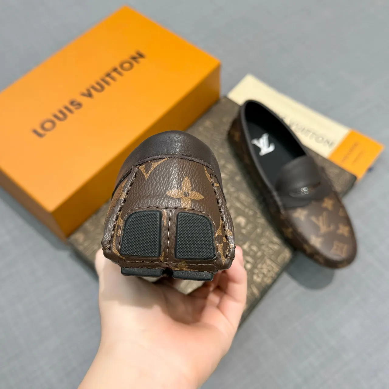 Louis Vuitton Marrom Bege Monograma Lona Tira Penny Loafer 5