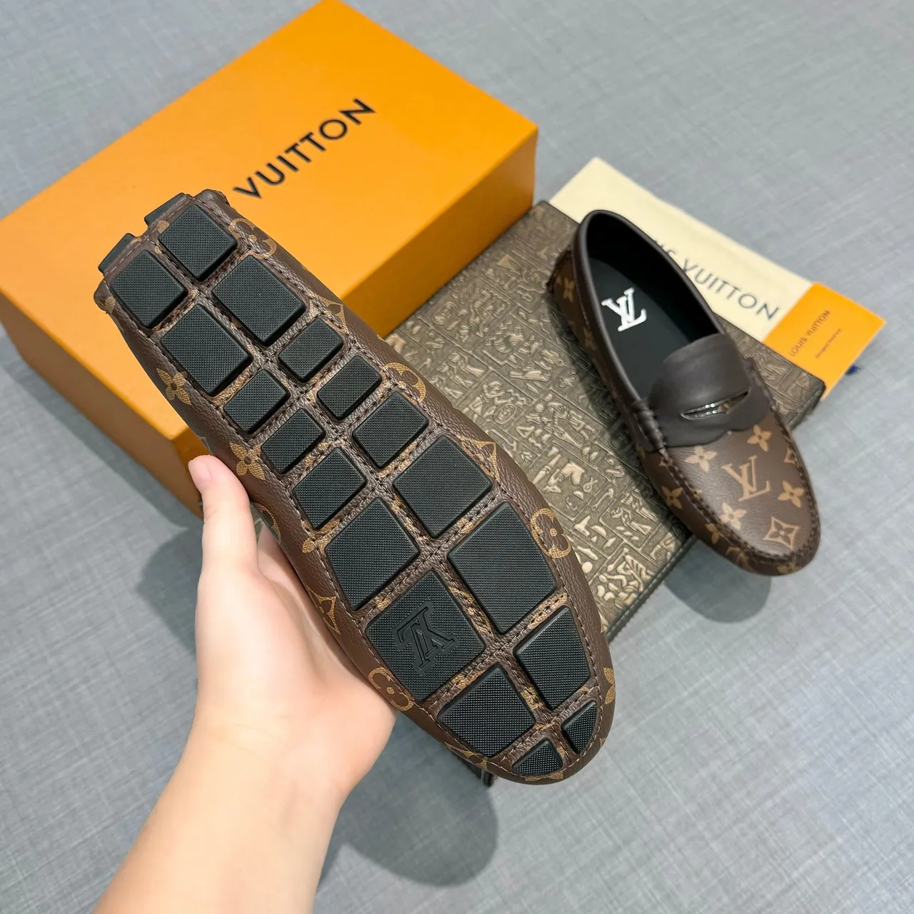 Louis Vuitton Marrom Bege Monograma Lona Tira Penny Loafer 6