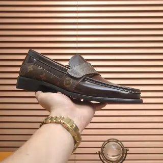 Louis Vuitton भूरा काला मोनोग्राम कैनवास पॉलिश्ड लेदर लोफर