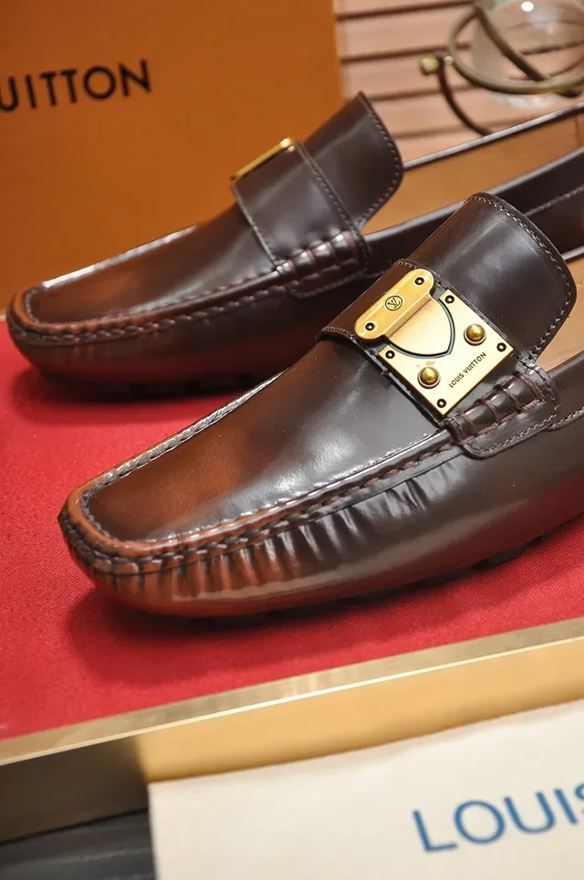 Louis Vuitton Loafer Moc-Toe Cuir Poli Marron Doré Coutures 2