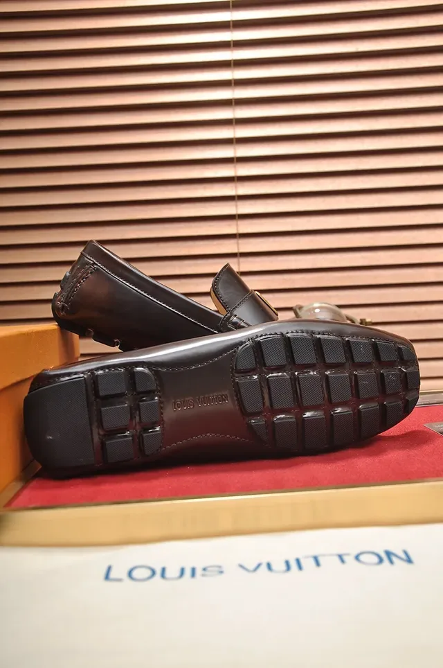 Louis Vuitton Loafer Moc-Toe Cuir Poli Marron Doré Coutures 3