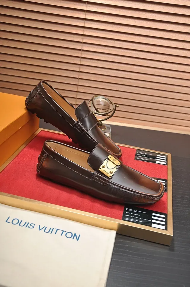 Louis Vuitton Loafer Moc-Toe Cuir Poli Marron Doré Coutures 4