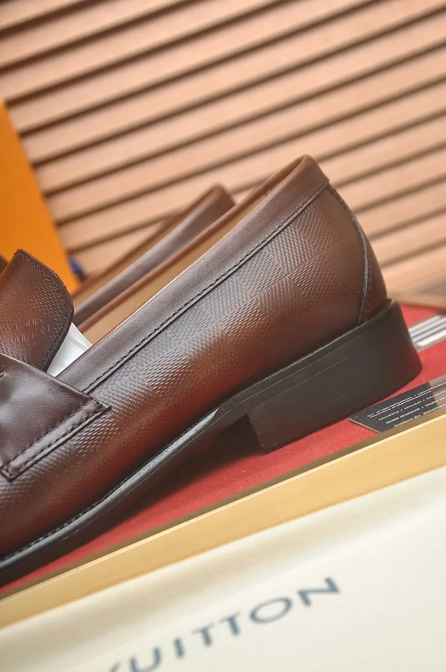 Louis Vuitton Mocassins en Cuir Texturé Marron Doré Silhouette Penny 2