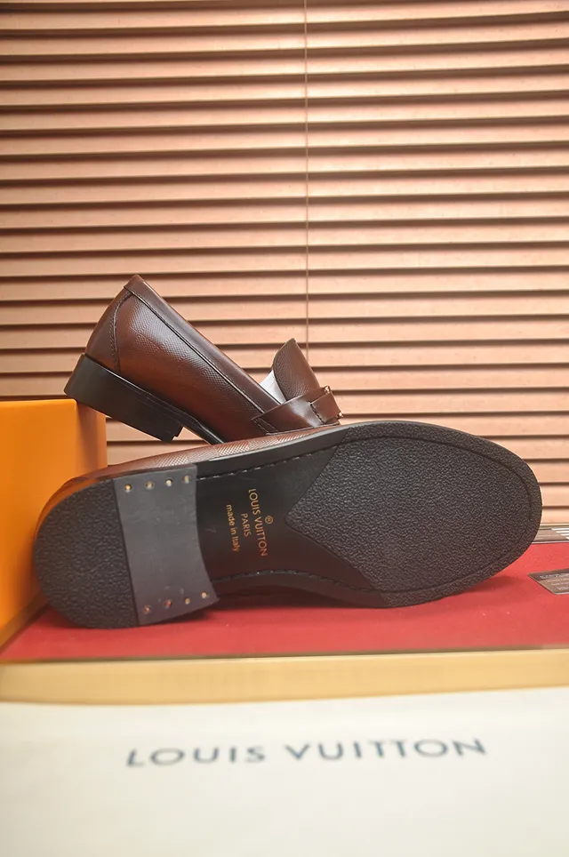 Louis Vuitton Mocassins en Cuir Texturé Marron Doré Silhouette Penny 3