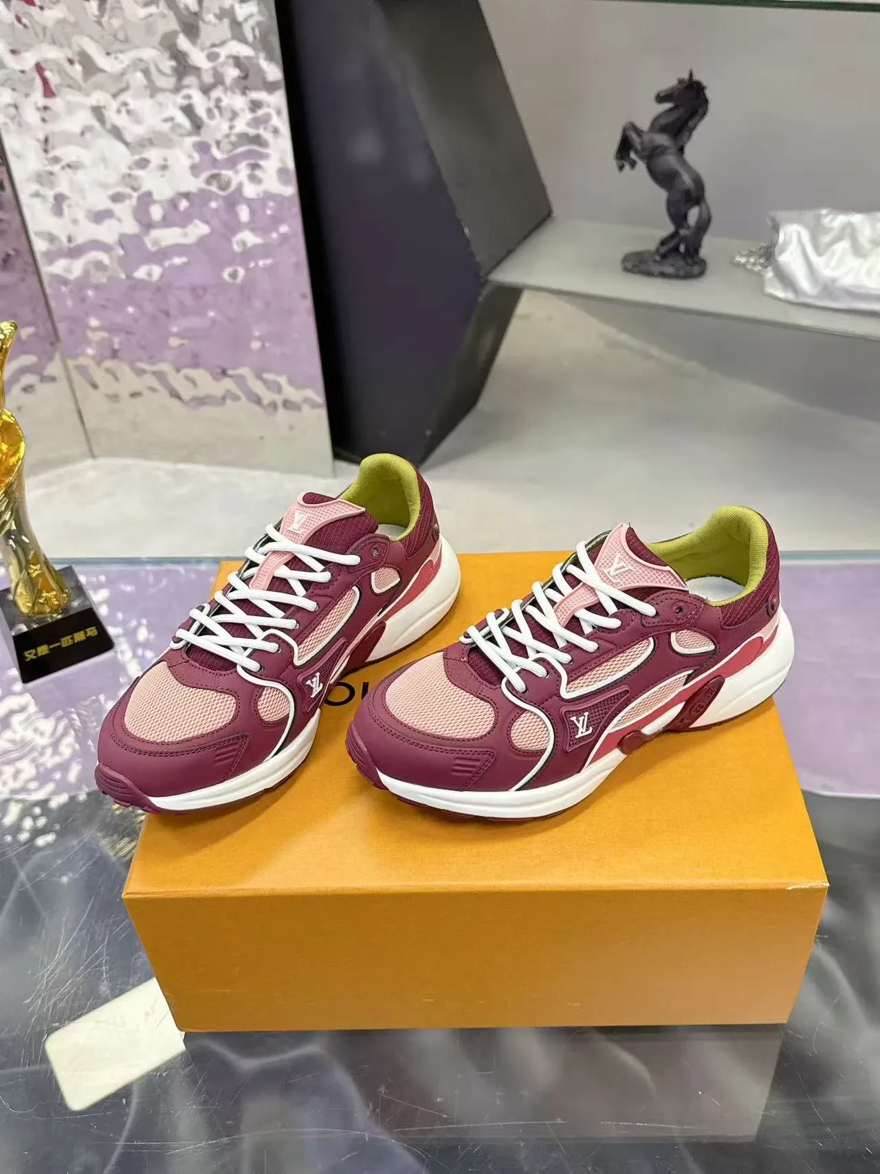 Louis Vuitton حذاء رياضي كاجوال كثيف برغندي وردي النعل بناء جلد-شبكي طبقي 6