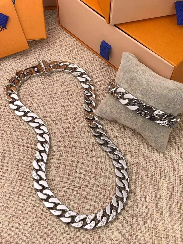 Louis Vuitton Chain Link Two-Tone Chunky Curb-Link Necklace 3