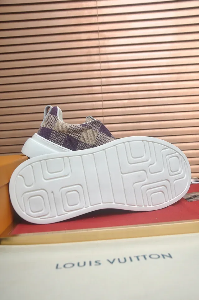 Louis Vuitton à carreaux slip-on lifestyle sneakers 3