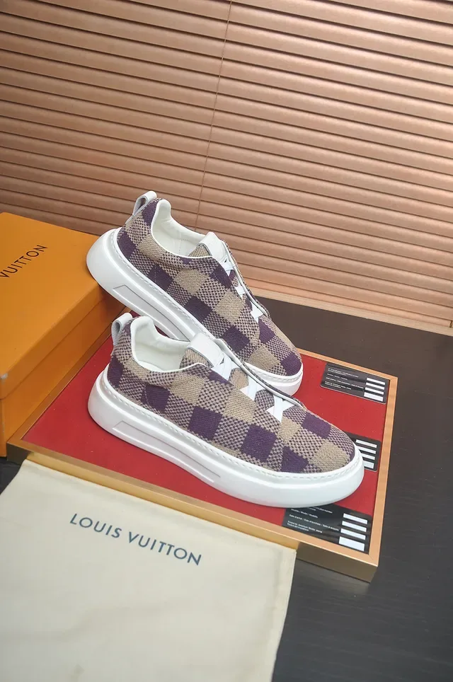 Louis Vuitton à carreaux slip-on lifestyle sneakers 4