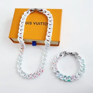 Louis Vuitton Curb Chain White Multicolor Chunky Glossy Resin-Like Material Necklace