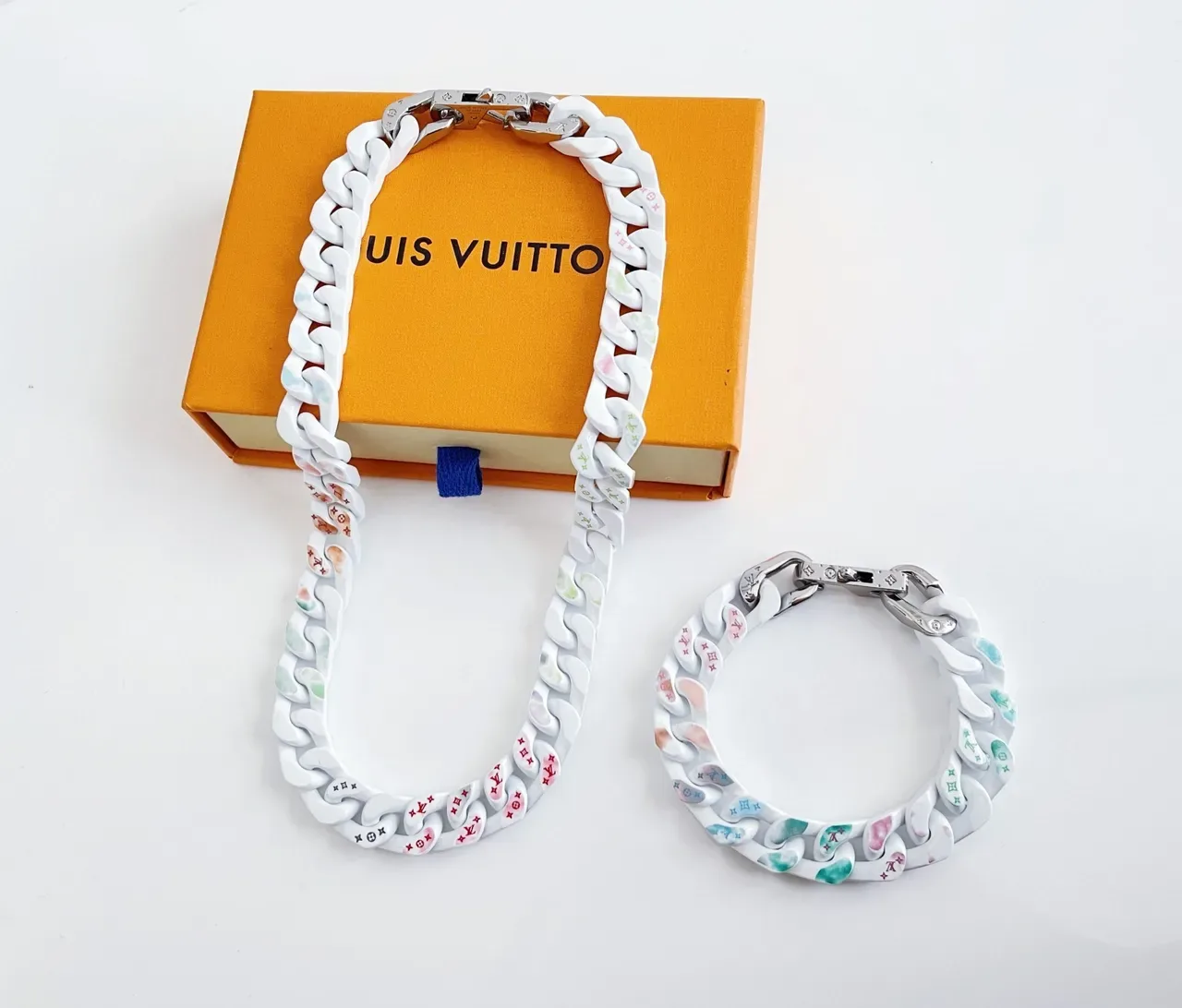 Louis Vuitton Curb Chain White Multicolor Chunky Glossy Resin-Like Material Necklace 1