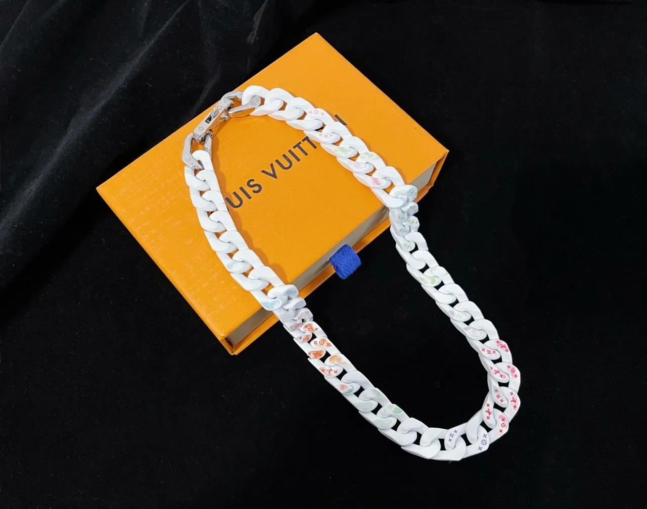 Louis Vuitton Curb Chain White Multicolor Chunky Glossy Resin-Like Material Necklace 2