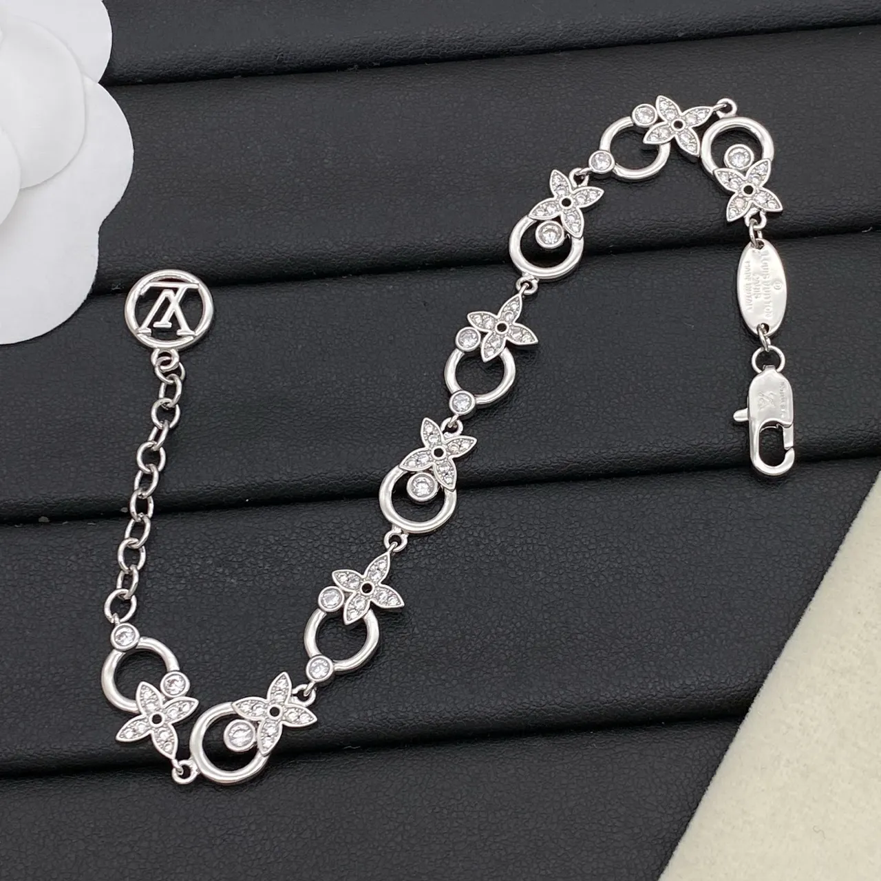 Louis Vuitton Floral Link Silver Transparent Motif Pavé-Crystal Embellished Necklace 4