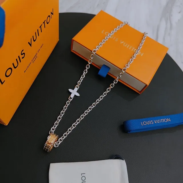 Louis Vuitton Flower Collection Silver Gold Curb Chain Four-Petal Pendant Necklace 3