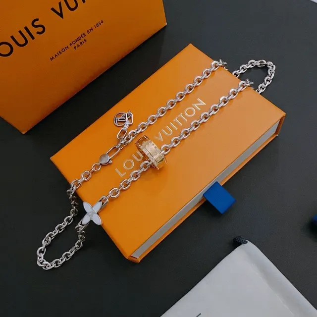 Louis Vuitton Flower Collection Silver Gold Curb Chain Four-Petal Pendant Necklace 6