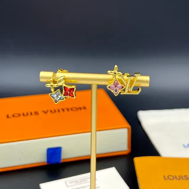 Louis Vuitton Flower Monogram Crystal Stud Earrings 8