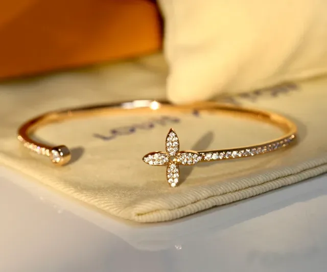 Louis Vuitton Flower Motif Pavé Diamond Gold Tone Bangle Bracelets 6