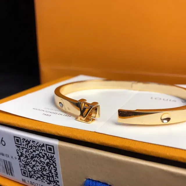 Louis Vuitton Gold Rigid Bangle Polished Bracelet 7
