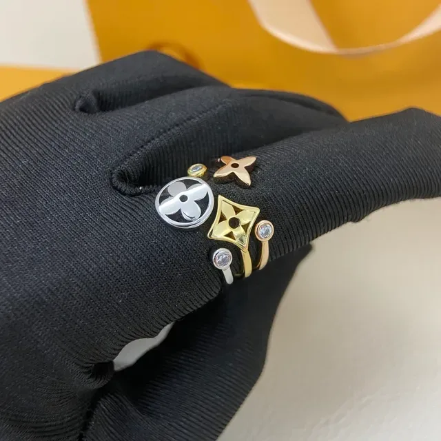 Louis Vuitton Anel Dourado e Prateado Multi-Banda Motivo Floral 5