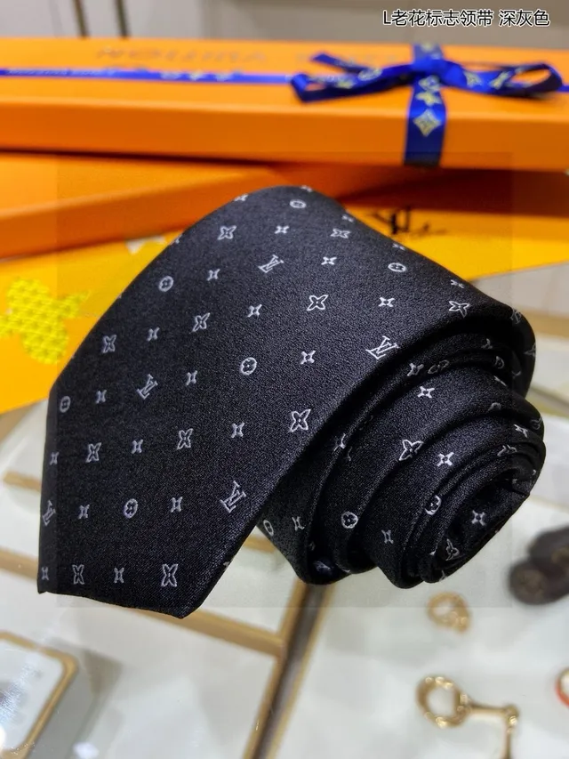 Louis Vuitton رمادي وأبيض Monogram-Print Silk-Weave Necktie 5