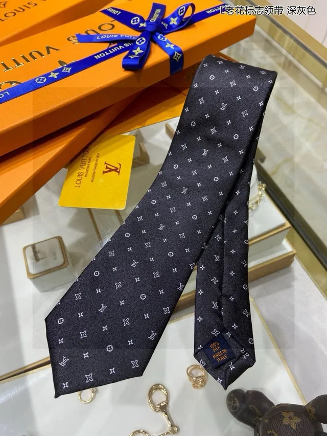 Louis Vuitton رمادي وأبيض Monogram-Print Silk-Weave Necktie 6