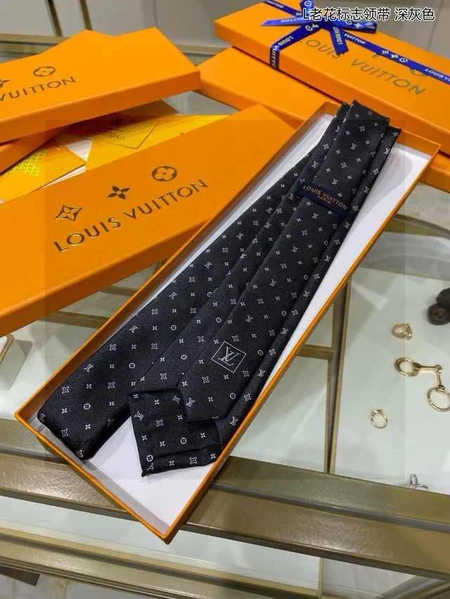 Louis Vuitton رمادي وأبيض Monogram-Print Silk-Weave Necktie 7