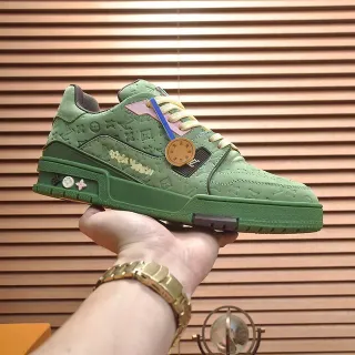 Louis Vuitton Verde Beige Monograma Grabado Cuero Capas Esculpido Suela Media Sneakers Estilo de Vida